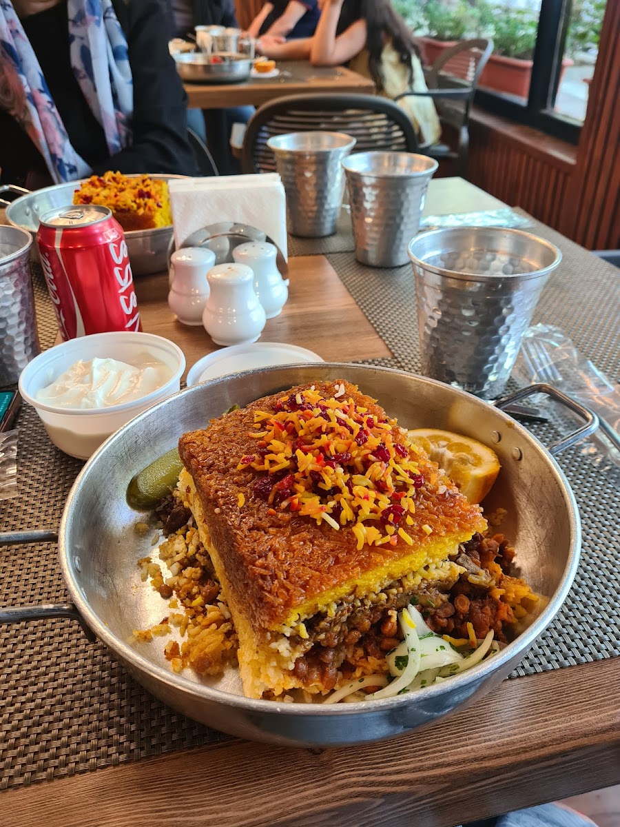 Pardis Restaurant - Photo 4