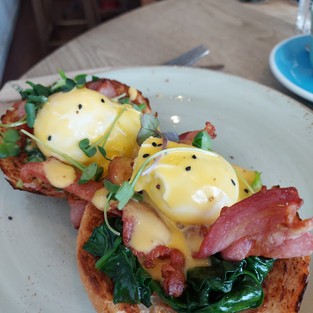 Eggs Benedict