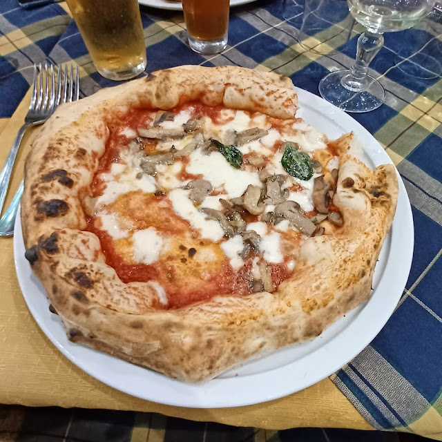 Pizza Margherita Con Funghi