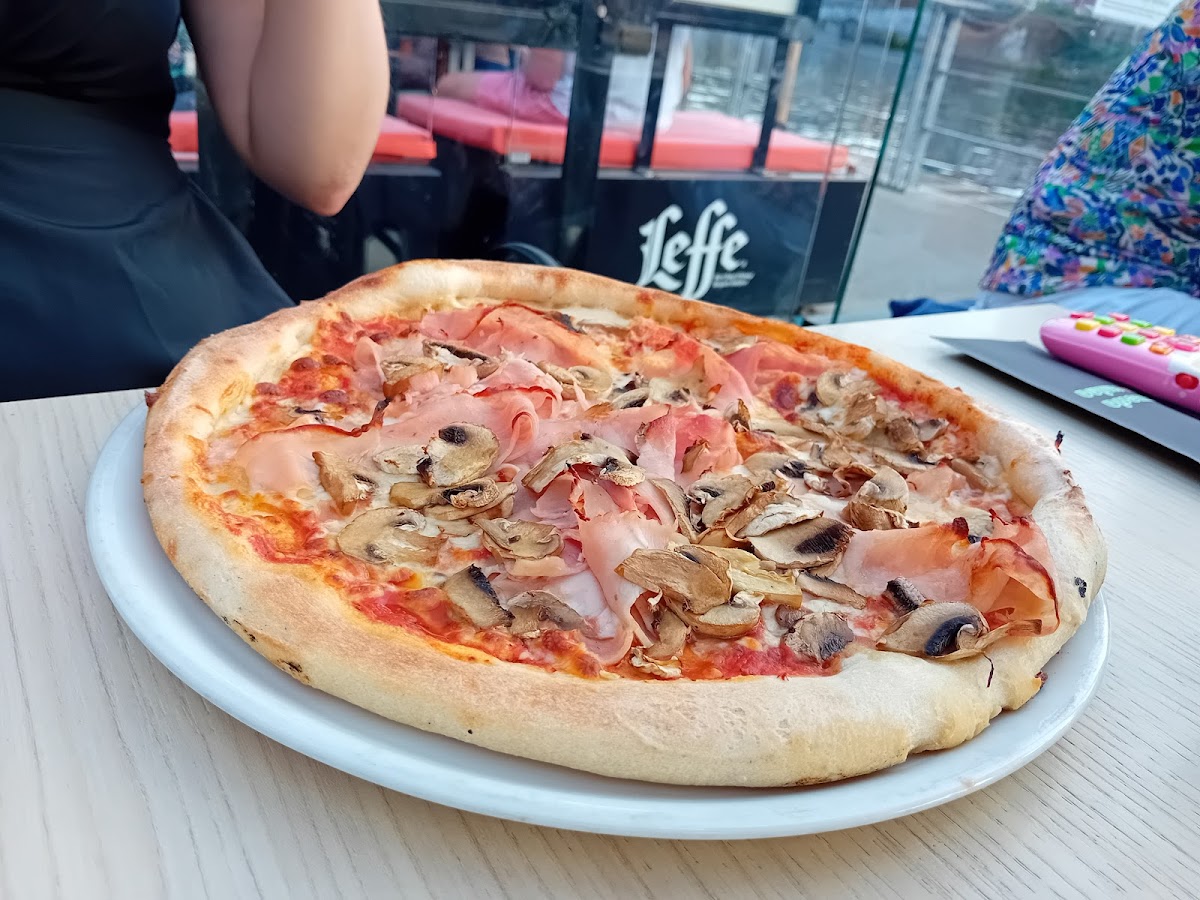 Pizzeria Taormina - Photo 5