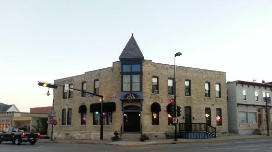 Sal's Pub and Grill - Photo 2