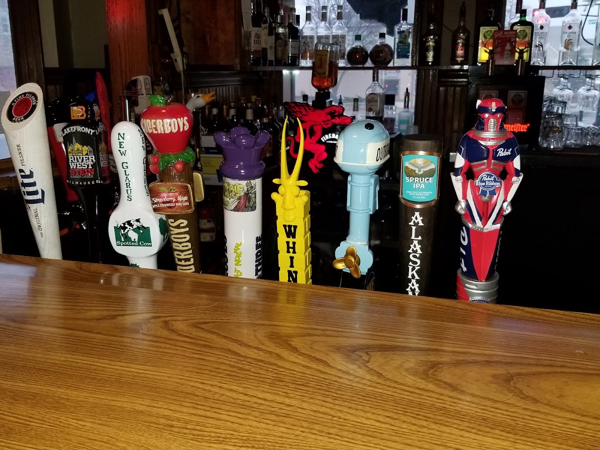 Sal's Pub and Grill - Photo 7