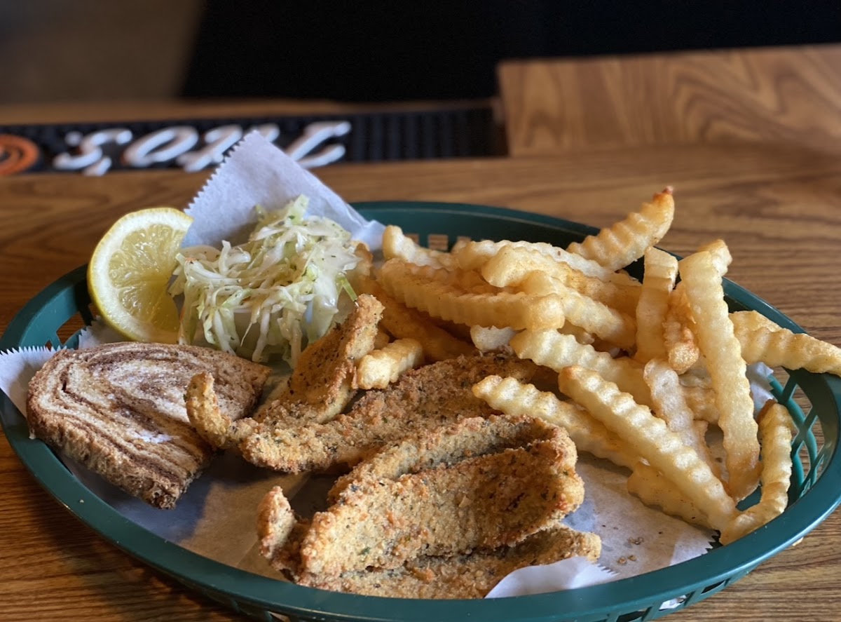 Sal's Pub and Grill - Photo 8