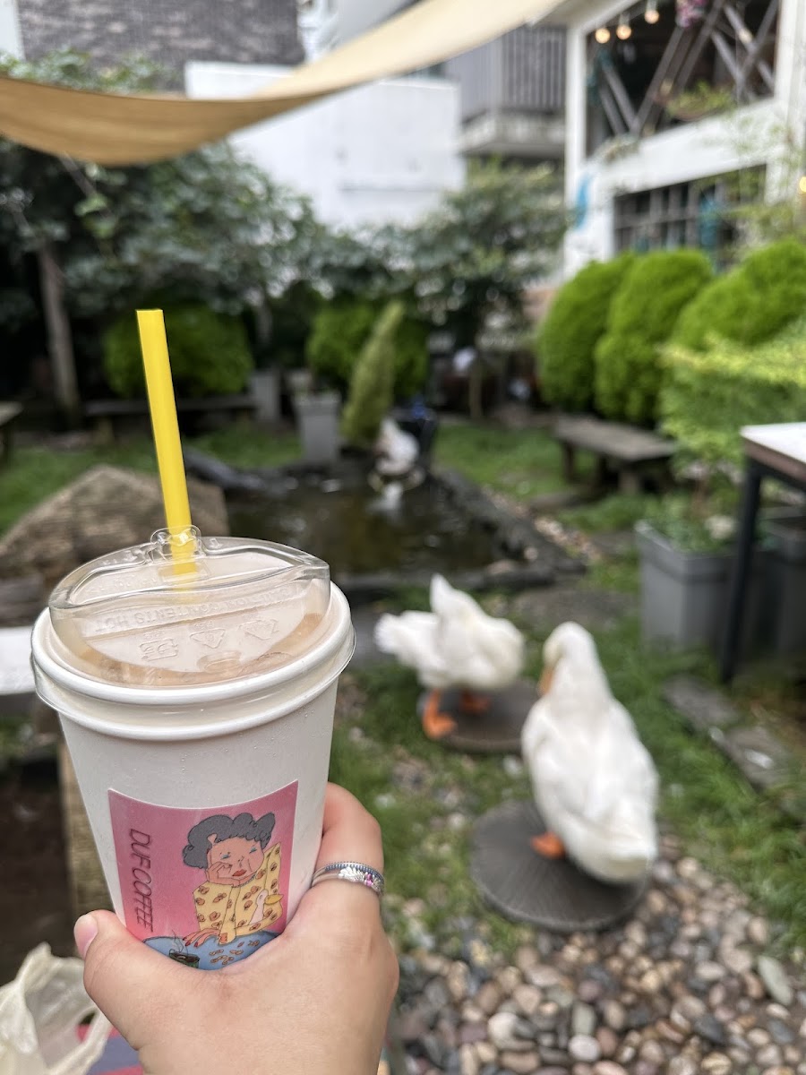 DUF Coffee - Photo 9