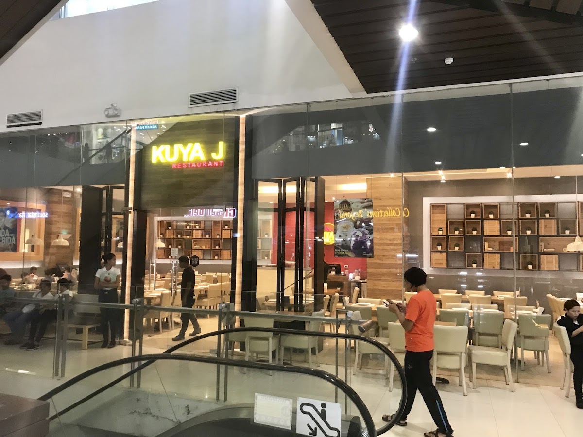 Kuya J - Island Central Mactan