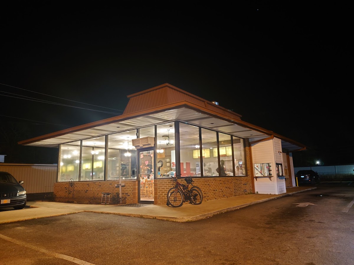 Fred's Restaurant - Photo 4