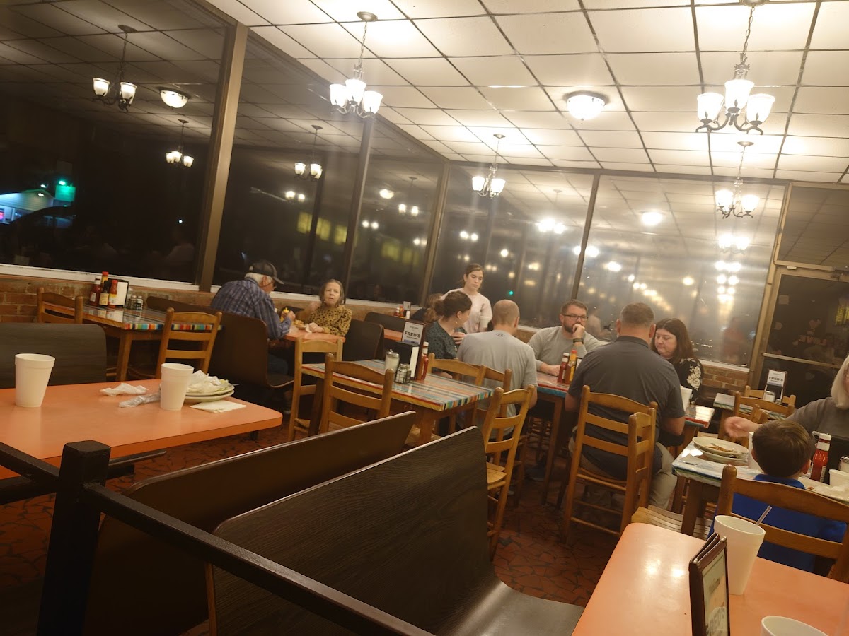 Fred's Restaurant - Photo 5