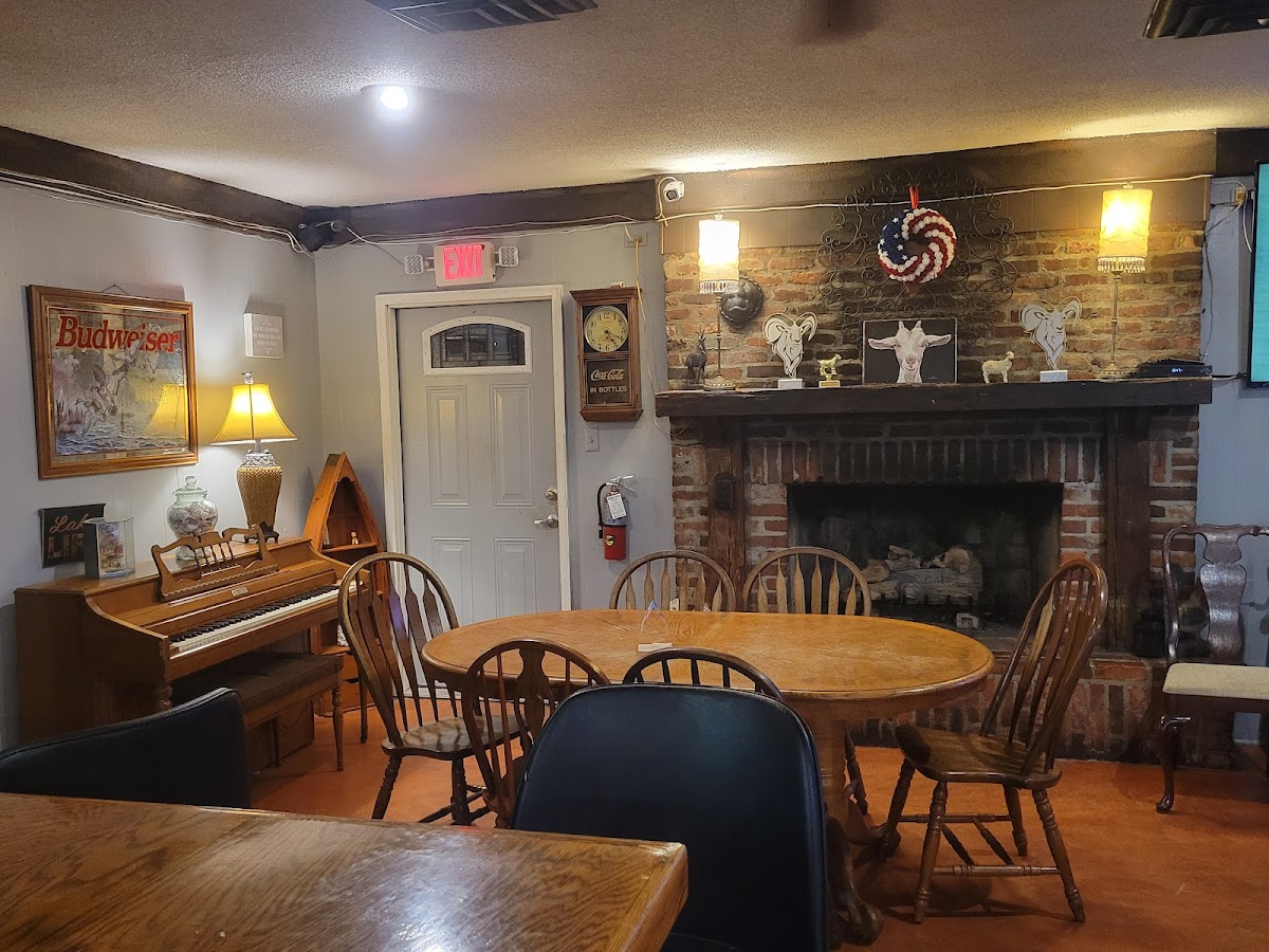 Goat Island Restaurant - Photo 7