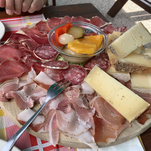Tagliera Di Formaggi E Salumi