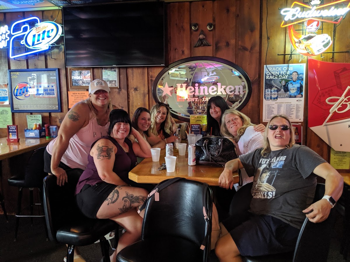Olde Brick Inn - Photo 8