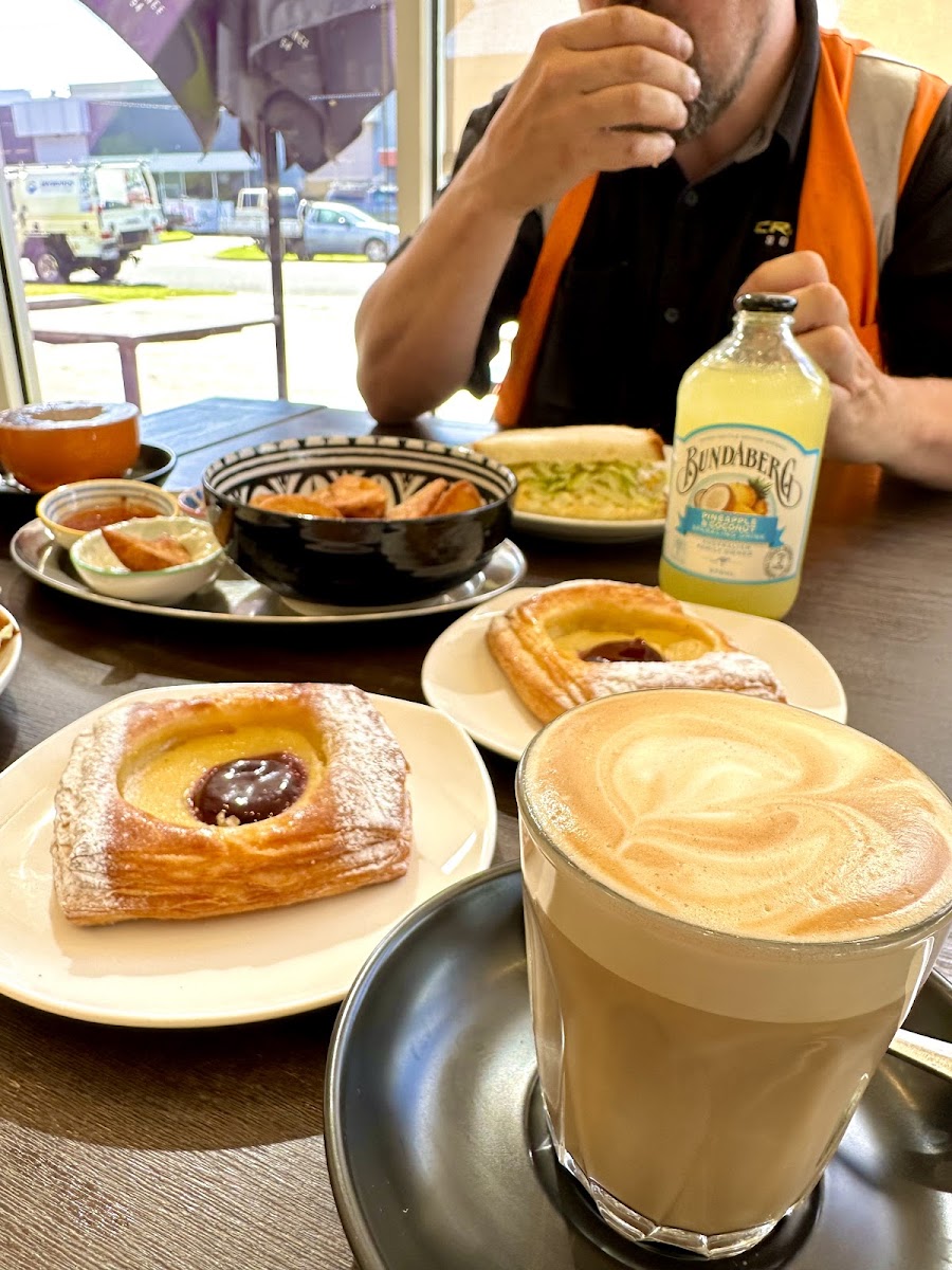 cafe zeeta - Photo 2