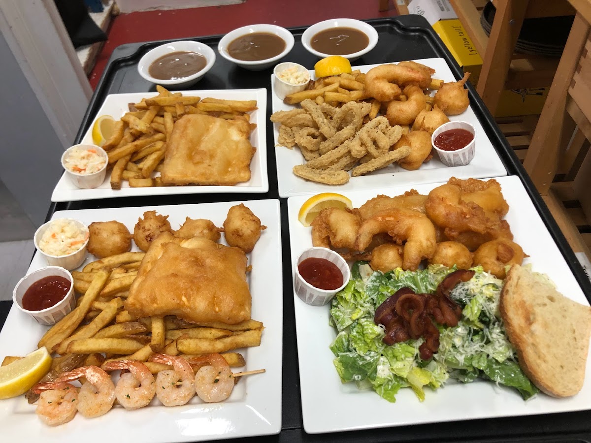 Noah's Inn Fish & Chips - Photo 3