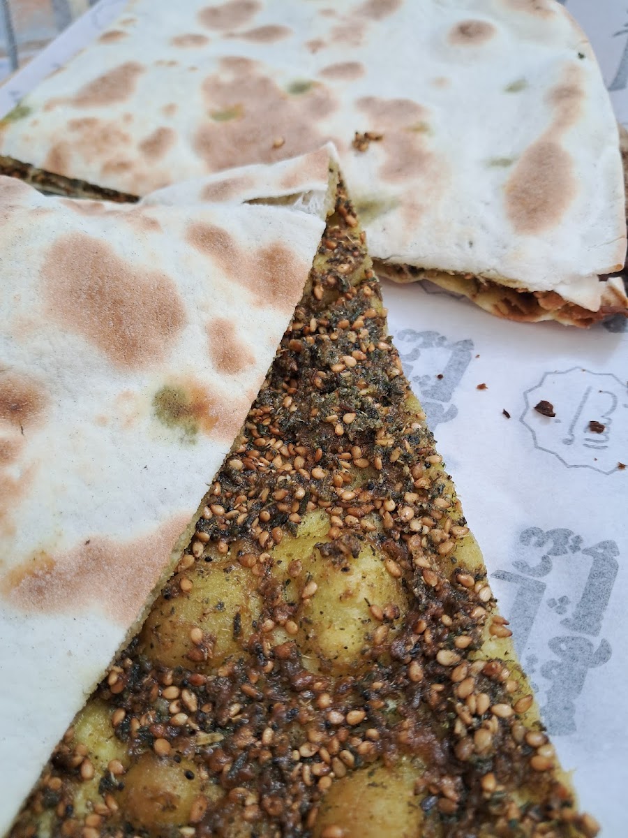 Man’oushe Street شارع منقوشة - Photo 5