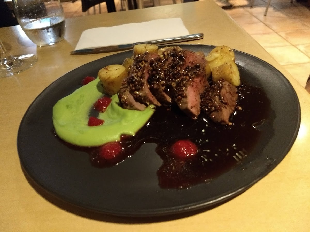 Christophers Fine Foods - Photo 8