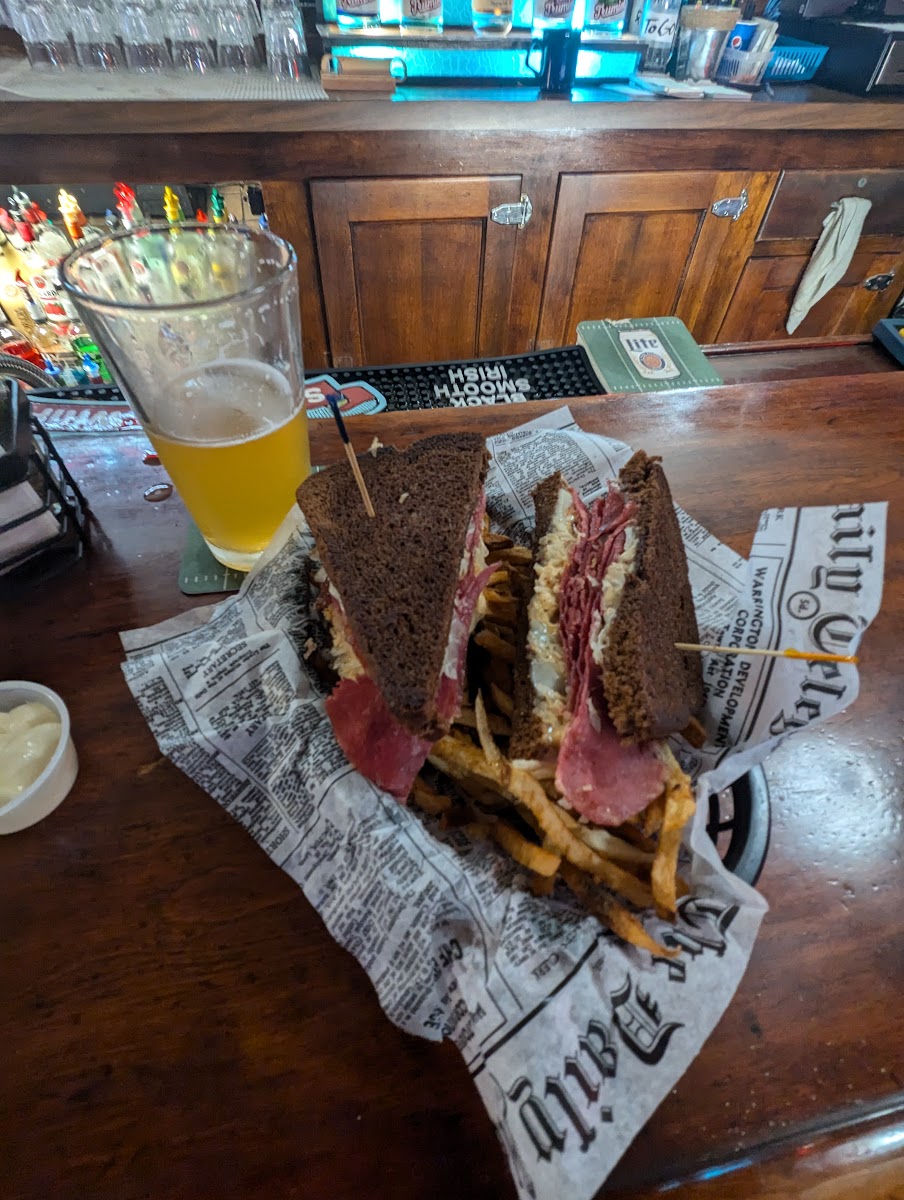 Yellow River Saloon - Photo 8