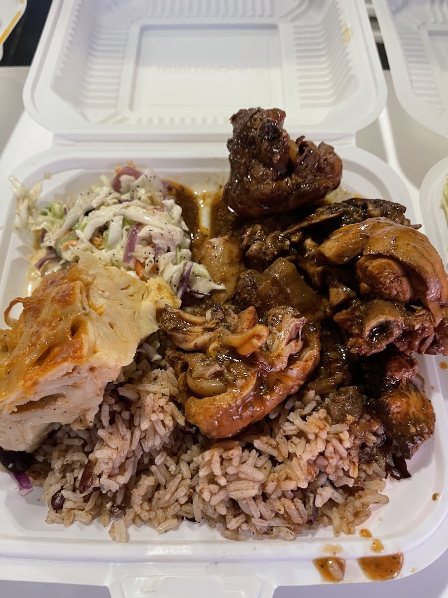 Sonia's Jerk - Photo 4