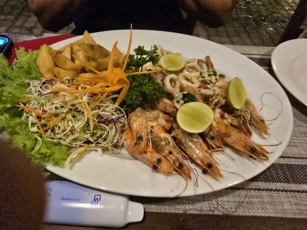 Serendib Pub & Seafood Restaurant - Photo 3