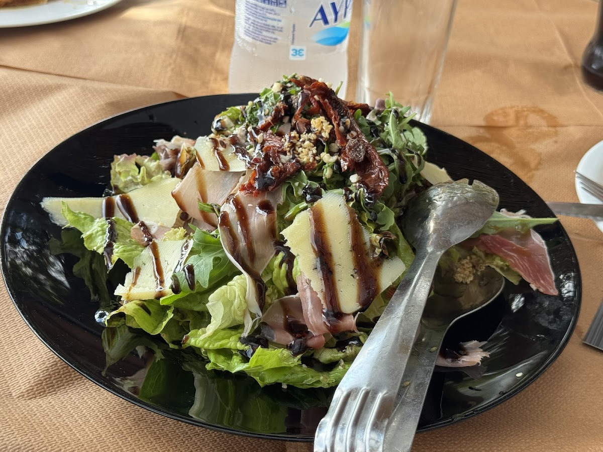 Joanna Garden Restaurant -Ανήλιο Μπούρμπουλας - Photo 2
