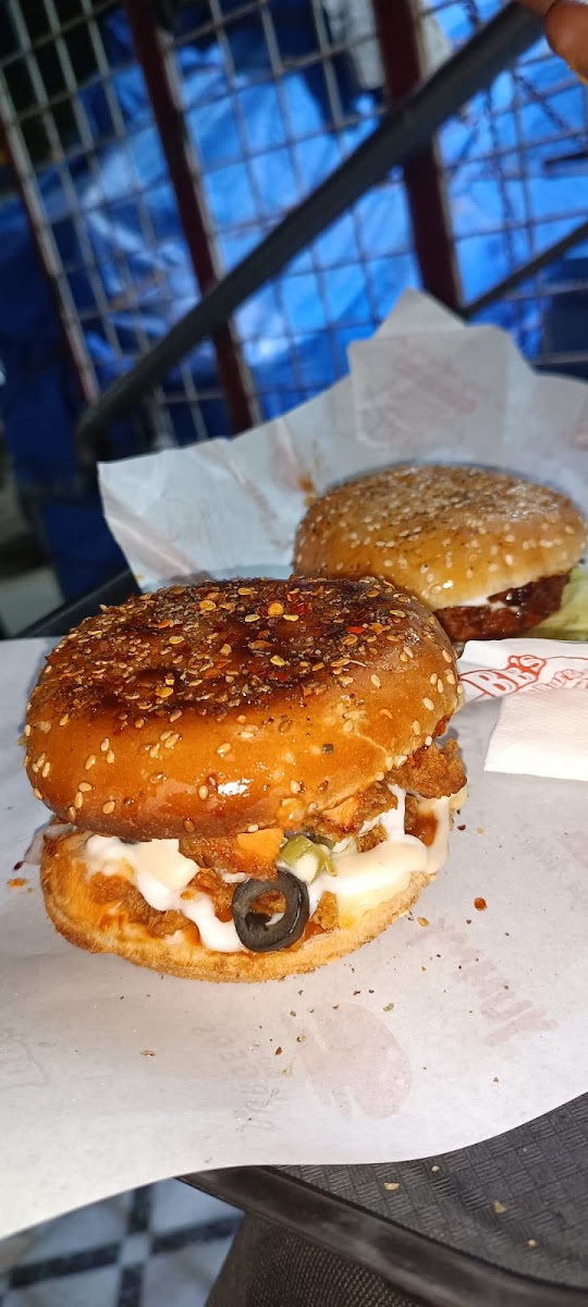 Bombay Burger's - Photo 4