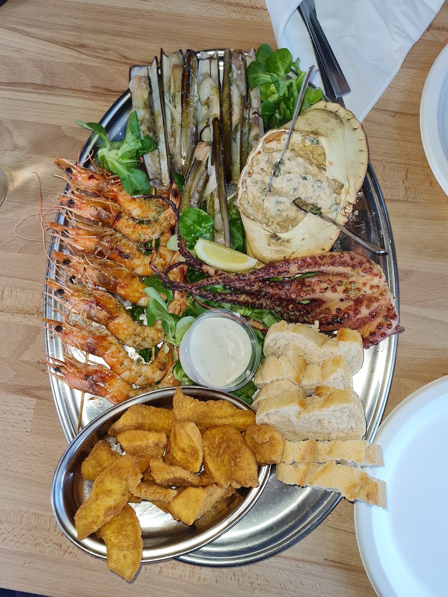 Seafood House Grill & Wine - Photo 5