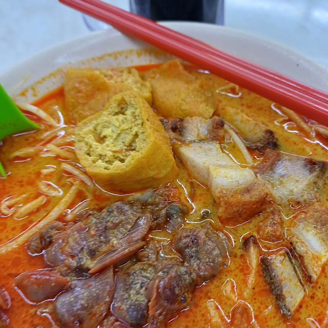 Special Curry Mee with Cockles