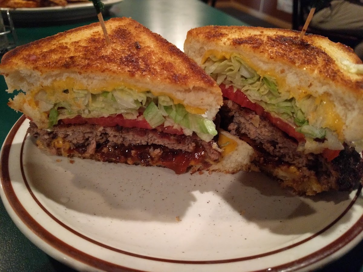 Nak's Eatery & Drinkery - Photo 5