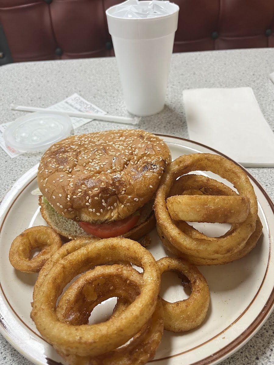 Bell's Drive-In Restaurant - Photo 7