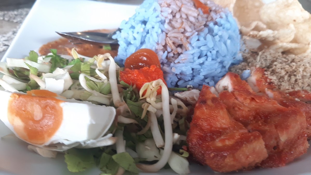 Restoran Dinding Gelas Besar - Photo 1