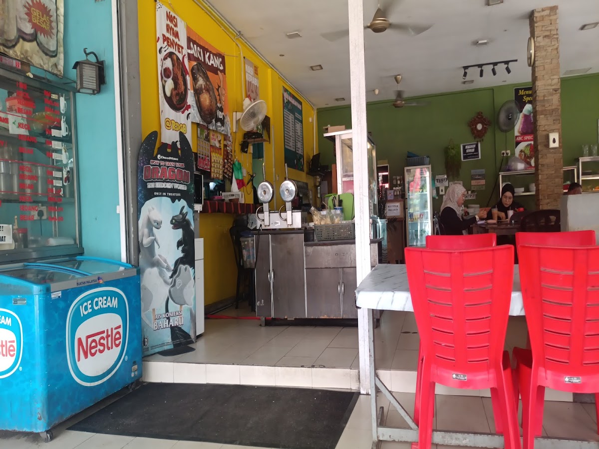 Restoran Dinding Gelas Besar - Photo 3