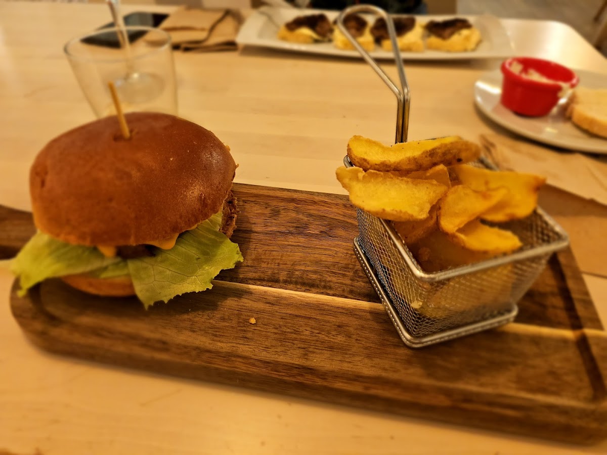 RESTAURANTE LACAL - Photo 9