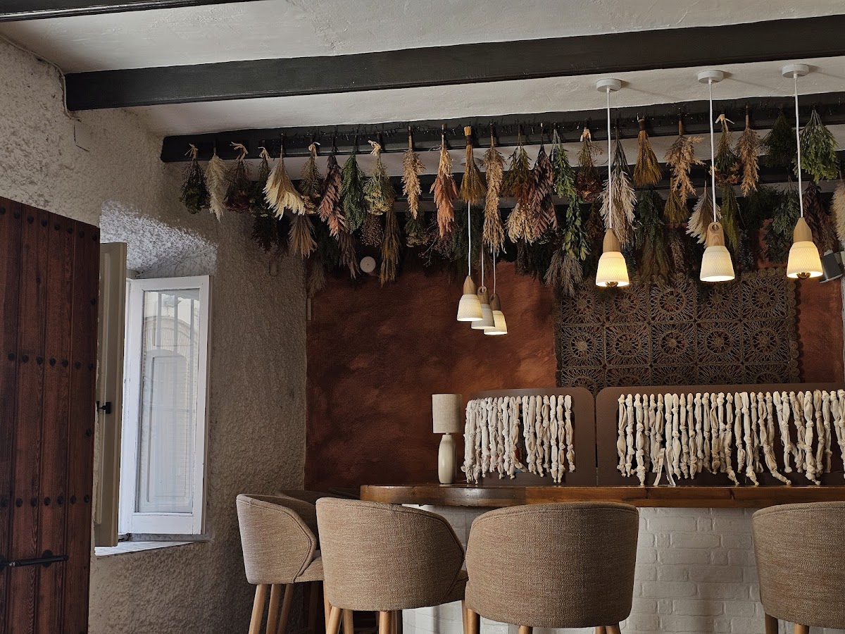 RESTAURANTE LACAL - Photo 2