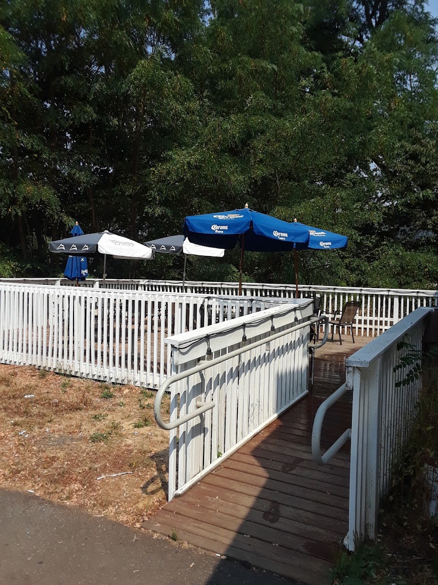 Dairy Creek Tavern - Photo 3