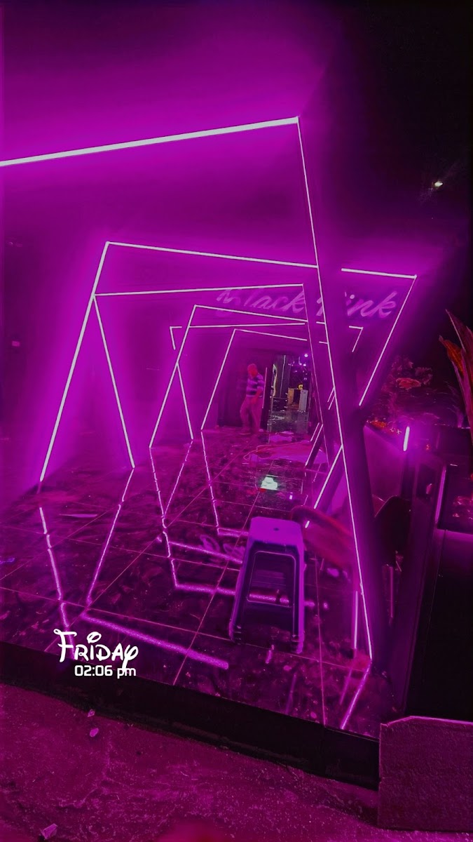 Black Pink Lounge - Photo 3