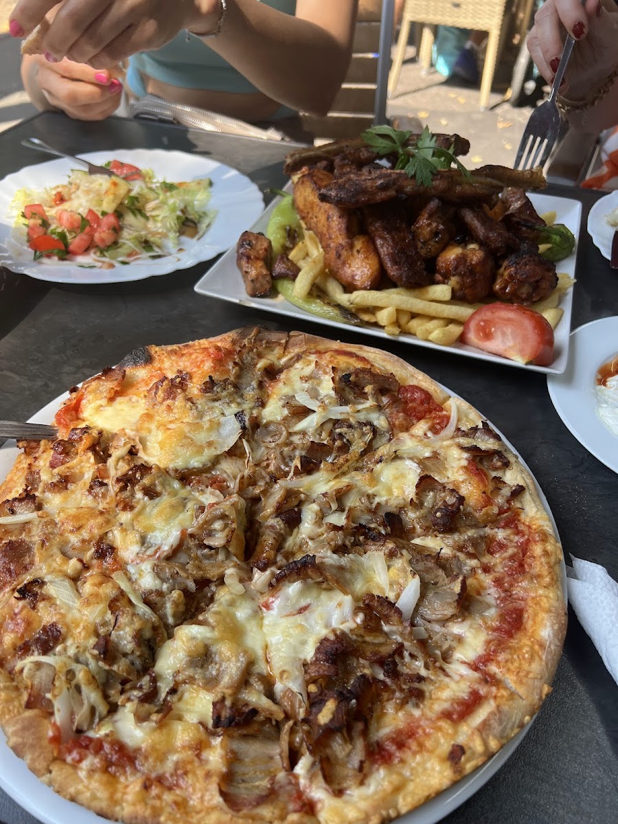 MERKEZ Restaurant - Photo 4