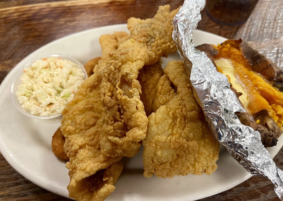 Mayflower Seafood Restaurant - Photo 1