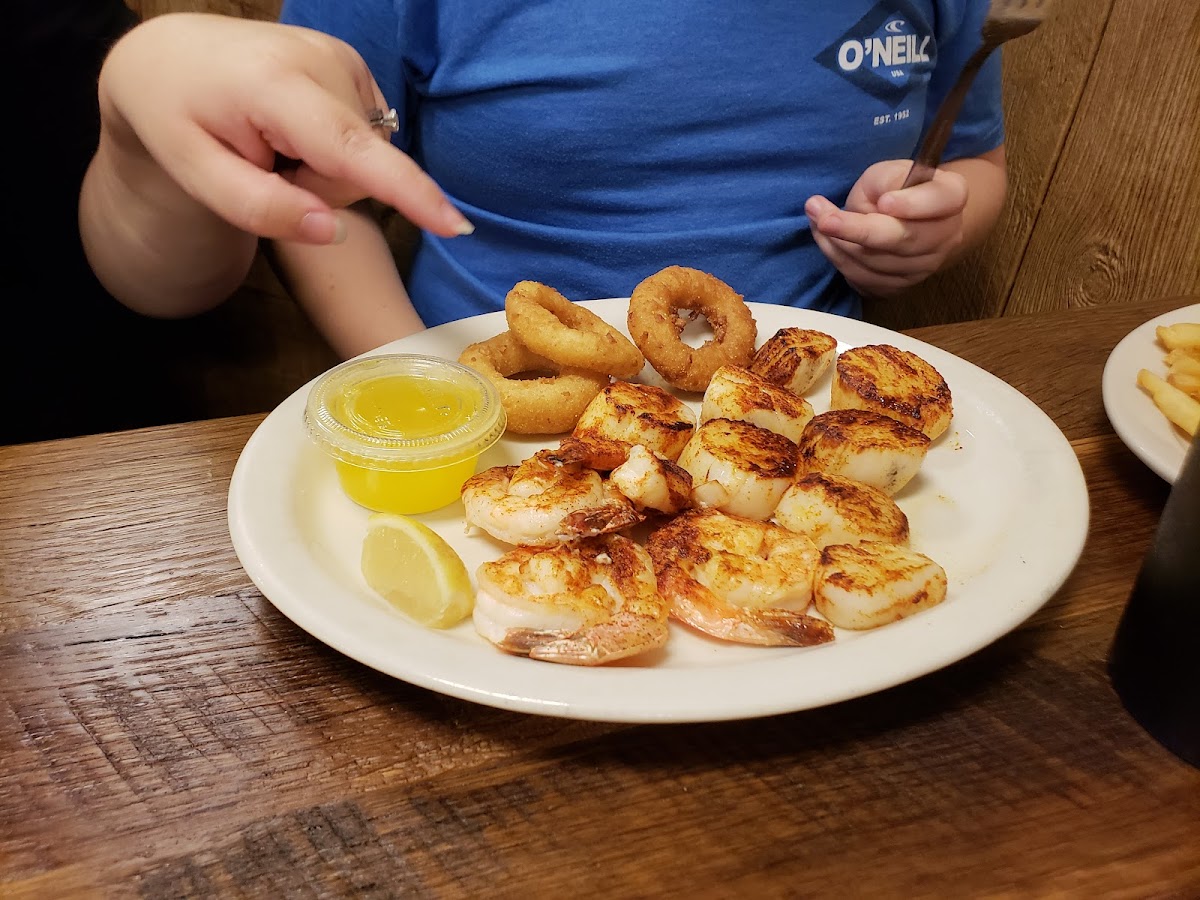 Mayflower Seafood Restaurant - Photo 5