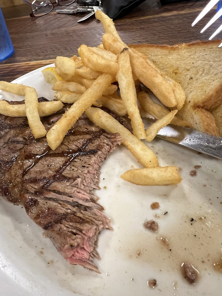 Mayflower Seafood Restaurant - Photo 7