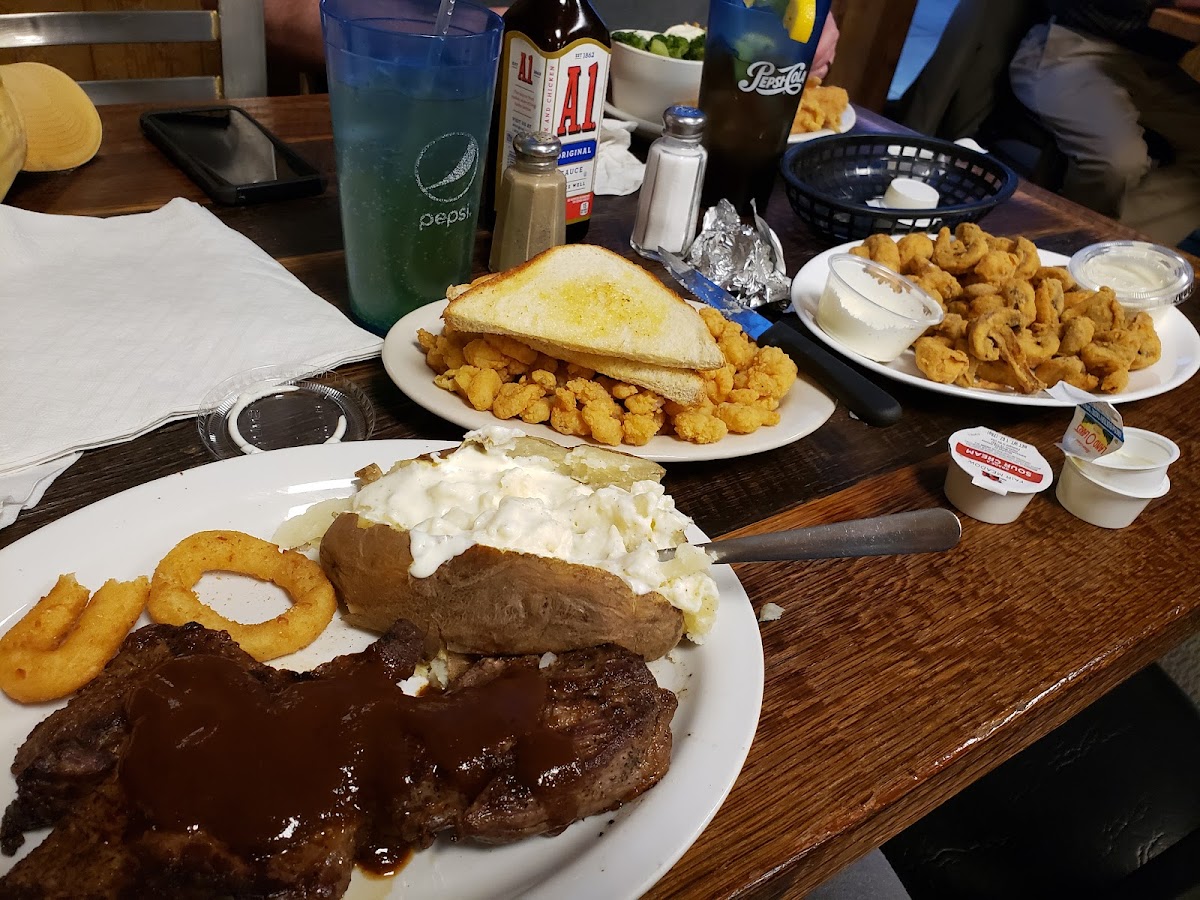 Mayflower Seafood Restaurant - Photo 8