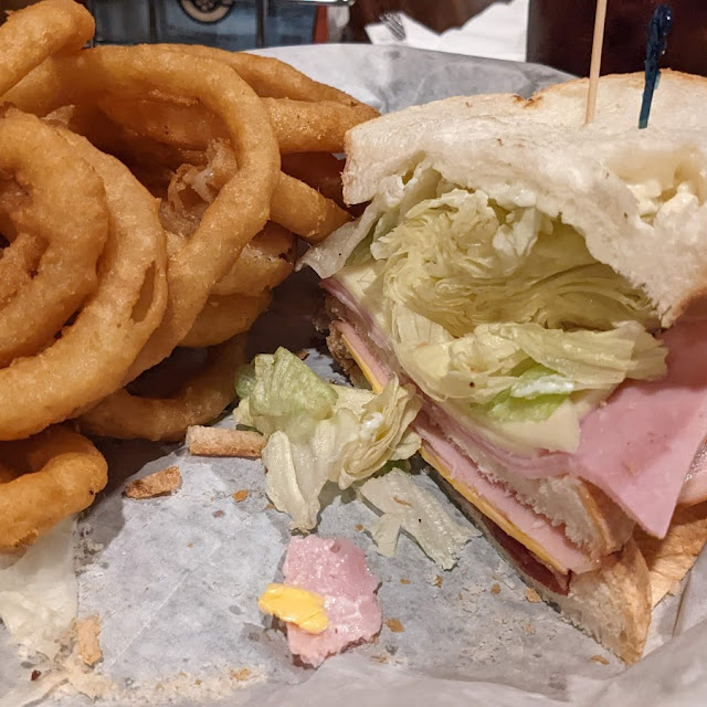 Club Sandwich w Onion Rings