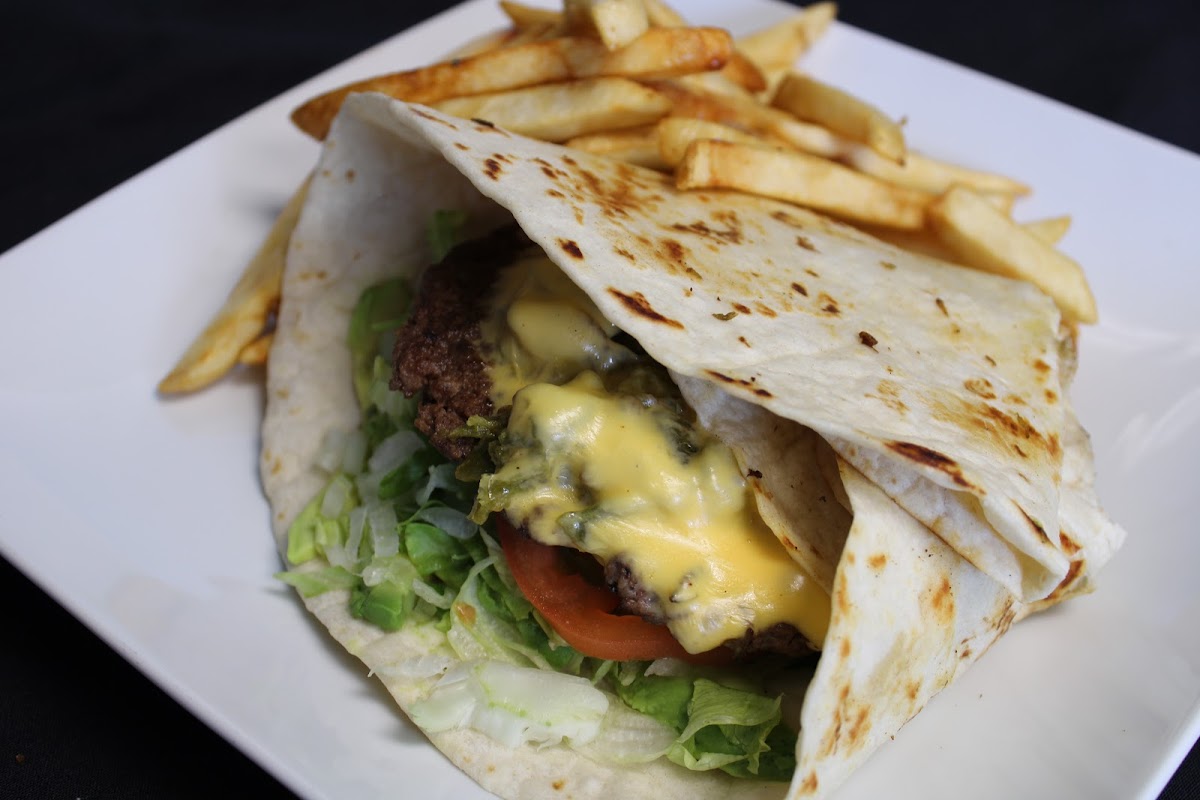 Isleta Grill - Photo 5