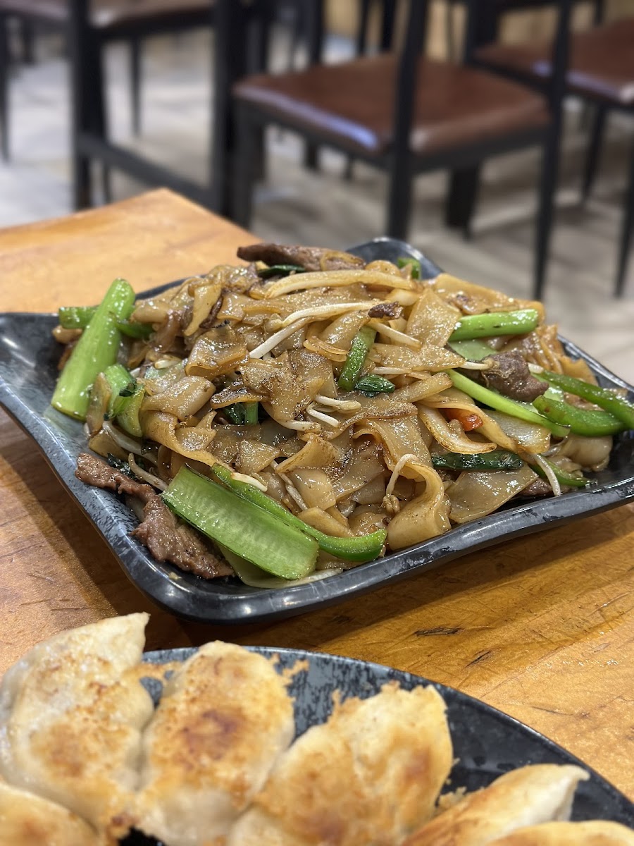 Ramen & Dumpling House - Mt Waverley 香辣小菜馆 - Photo 5