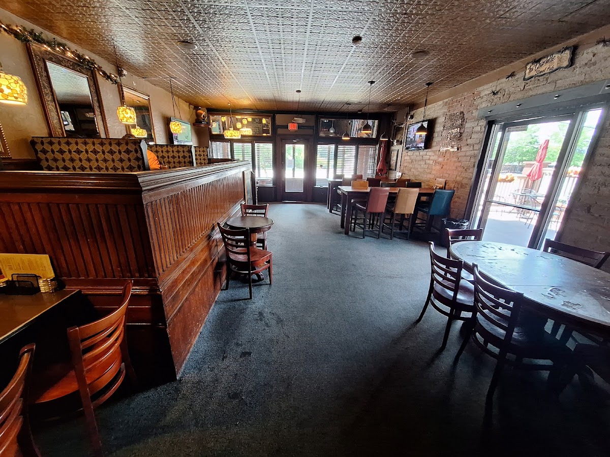Charlotte Street Grill & Pub - Photo 2