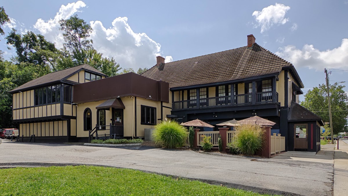 Charlotte Street Grill & Pub - Photo 3