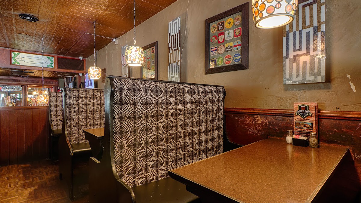 Charlotte Street Grill & Pub - Photo 6