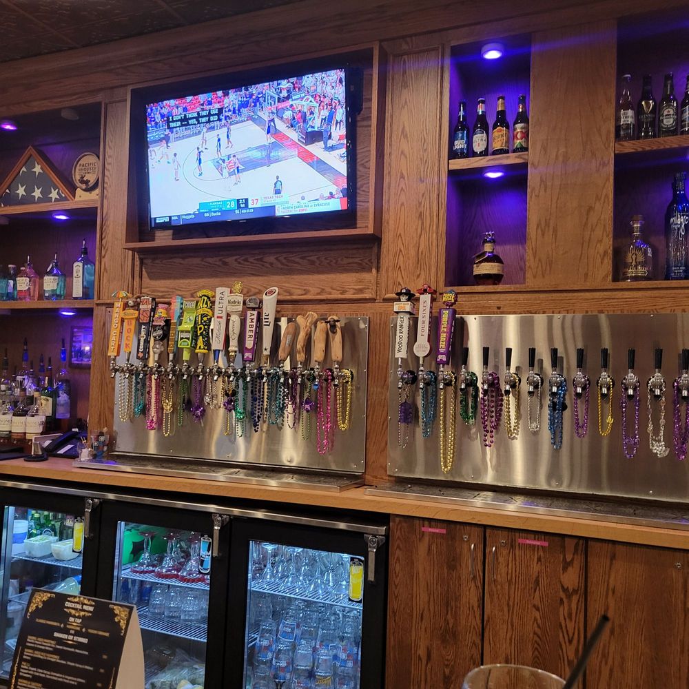 Magnolia bar and Grill - Photo 2