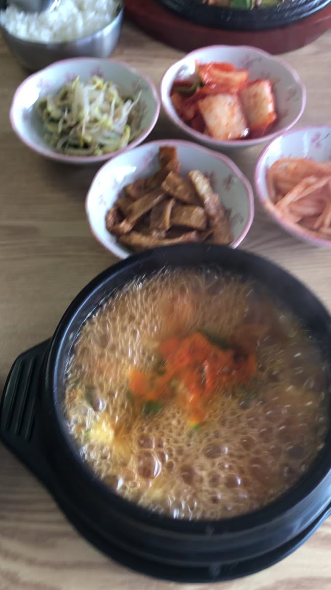Jomaru Korean Restaurant (조마루 감자탕) - Photo 1