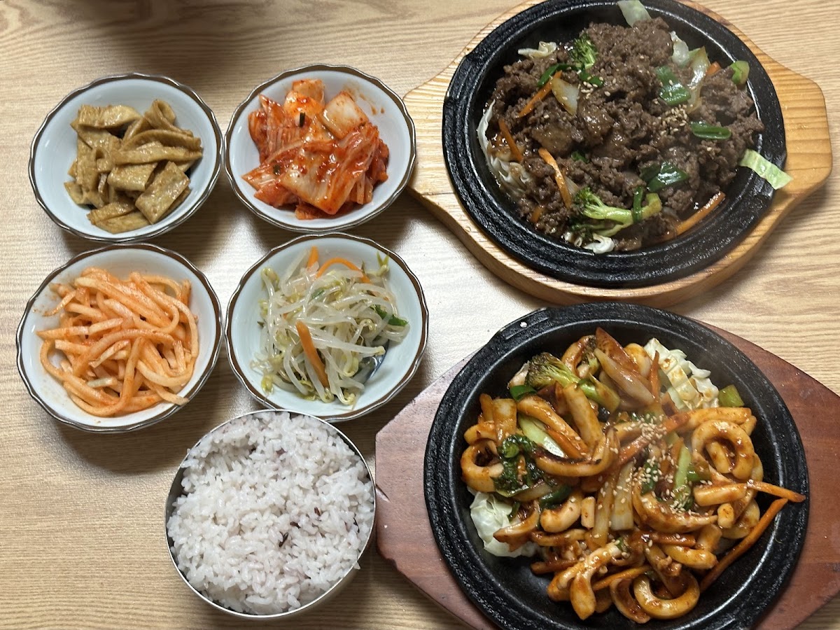 Jomaru Korean Restaurant (조마루 감자탕) - Photo 3
