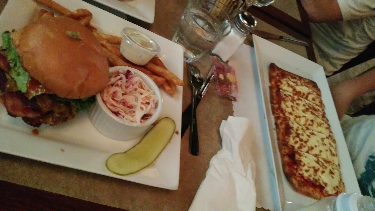 Café Sud & Hotel St-Bernard - Photo 2