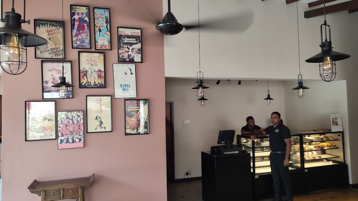 Crossroads Cafe and Restaurant - Photo 2