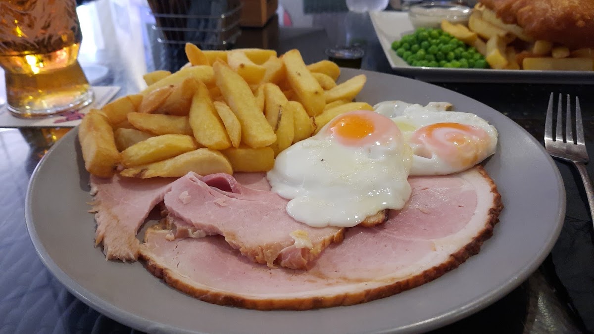 Boochies Breakfast , Brunch and Dinner - Photo 9